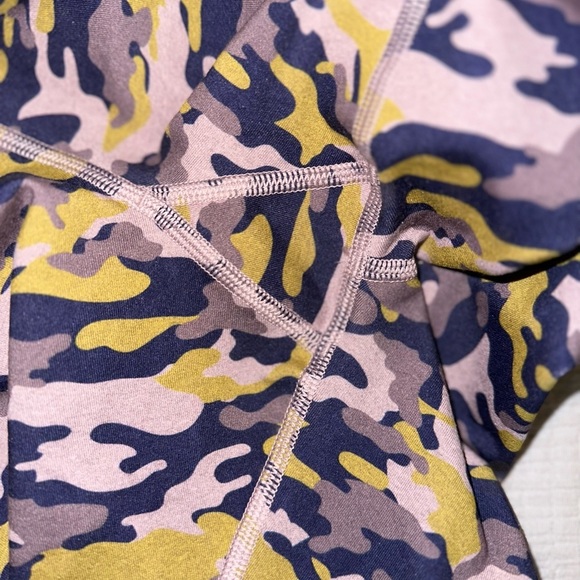 FABLETICS Salar Camo Printed Leggings small - Picture 4 of 5